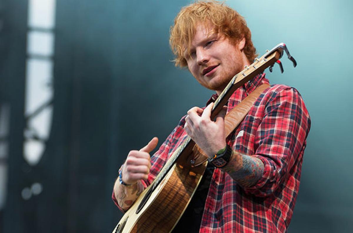 Ed Sheeran forgets lyrics during live performance